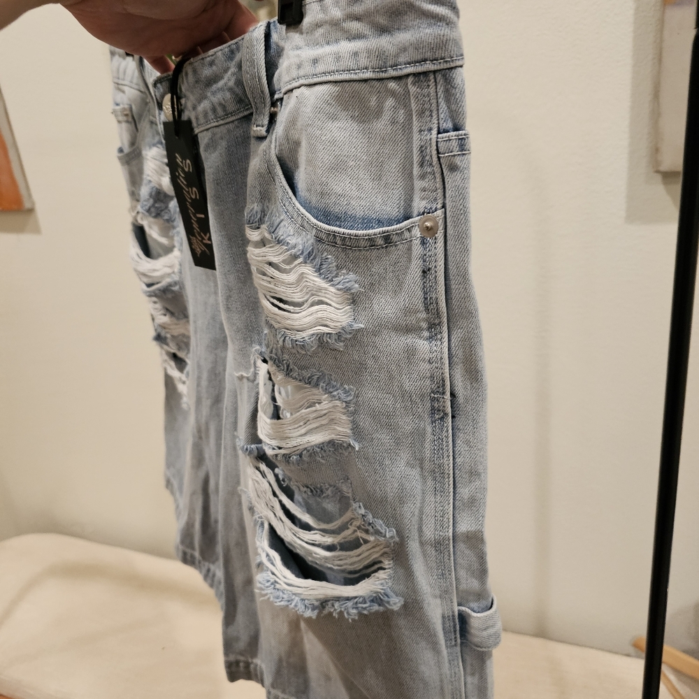 NWT 🏷 shredded Cargo denim shorts - Picture 8 of 8